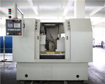 雙床鞍數控專機，雙向加工，讓利潤從兩端切出來。